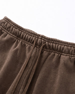 Essential Relaxed Short in Coffee, fabric and construction detail