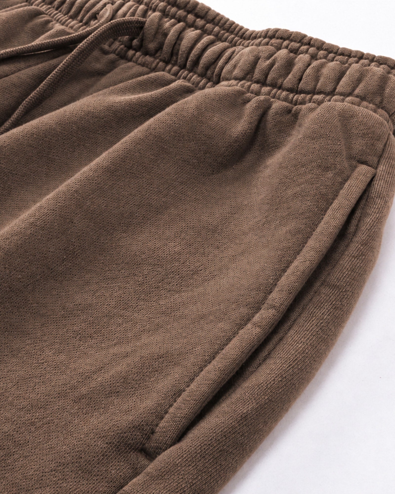 Essential Relaxed Short in Coffee, fabric and construction detail
