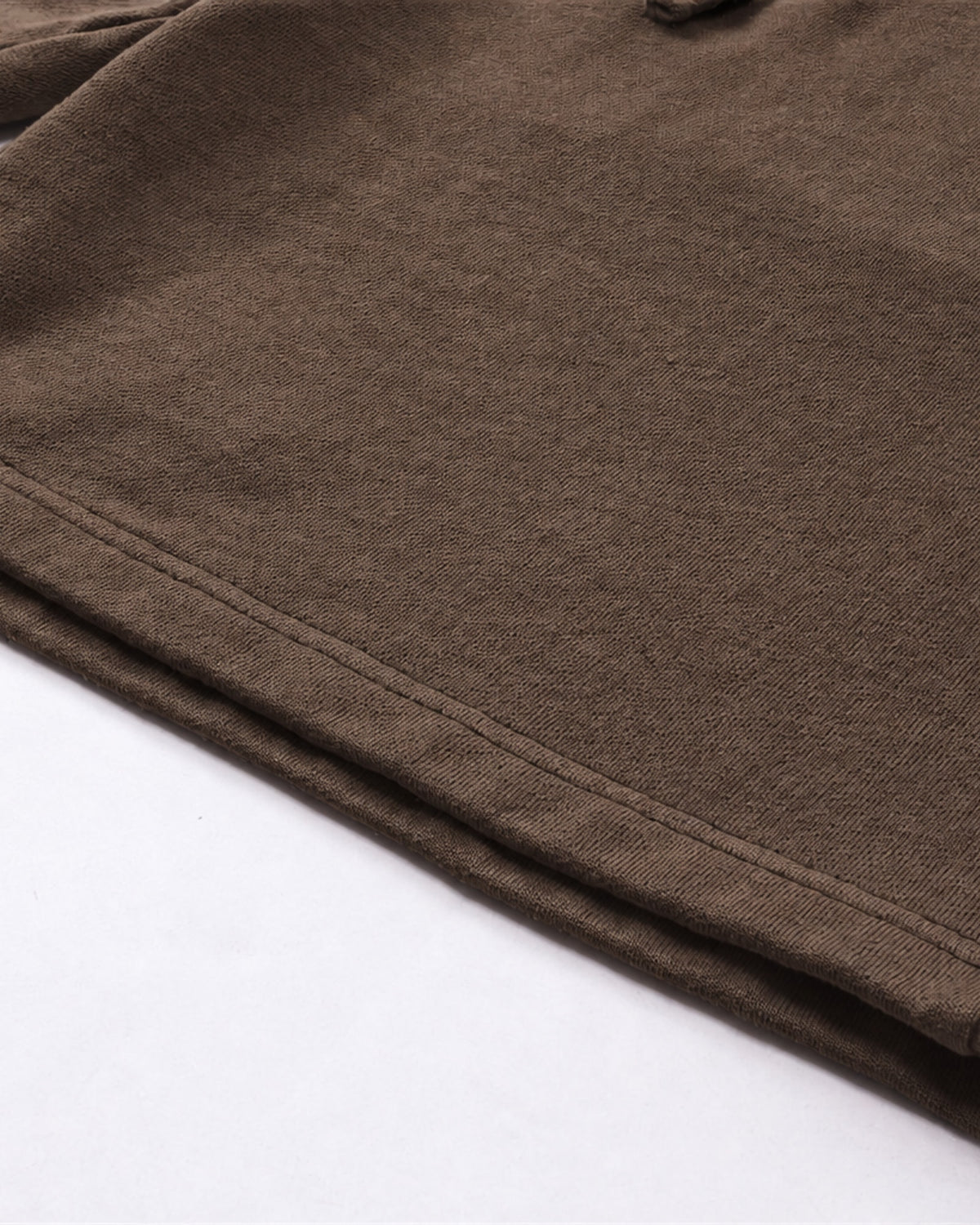 Essential Relaxed Short in Coffee, fabric and construction detail
